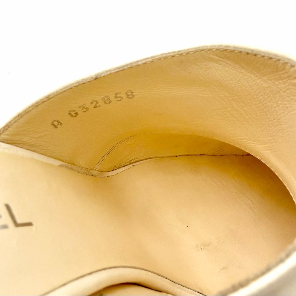 CHANEL || Ivory Leather Black Cap Toe CC Mule Heels Slides EU 37C - Picture 11 of 13